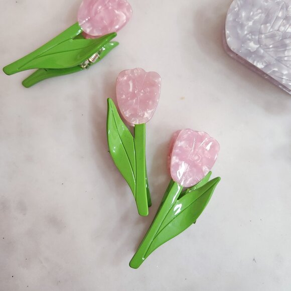 Tulip Hair Claw - Picture 1 of 1